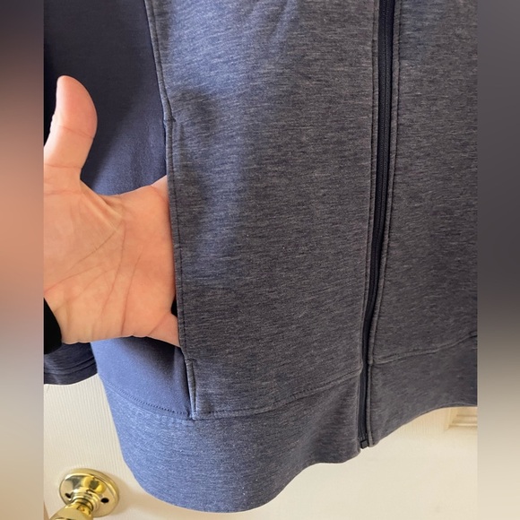 Under Armour zip up • women’s small - Picture 2 of 8